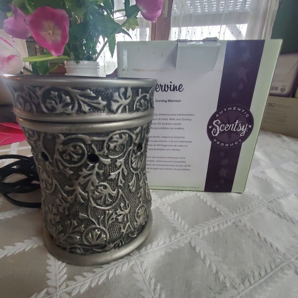 Scentsy Silvervine Warmer